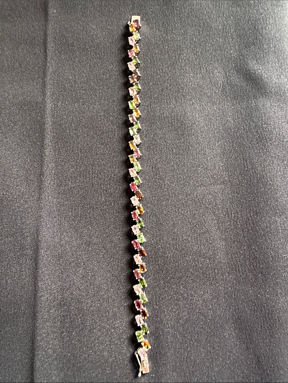 Tourmaline & 925 sterling silver EUC tennis bracelet. Genuine oval cut gemstone - Picture 3 of 6